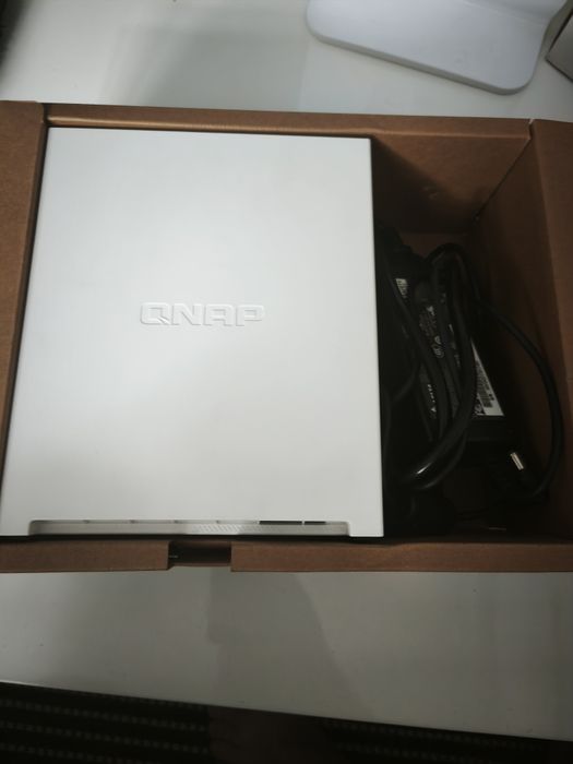NAS  QNAP Ts-233