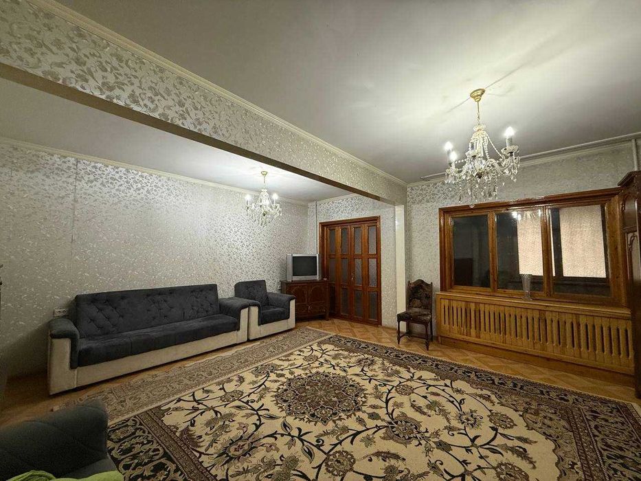 Продаётся 5-комнатная квартира на Карасу 2