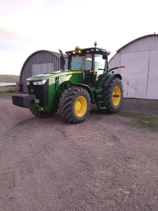 Продаётся трактор  John Deere 8360R