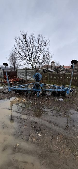 De vânzare semănătoare de porumb