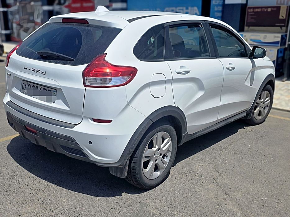 LADA XRAY 1.8MT Prestige TOP-7  2016г-2017г пробегом 75000км