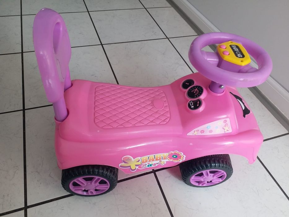 Vând mașinuța ride-on copii 12-36 luni