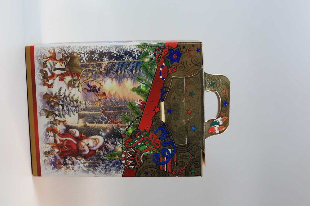 Коробки для новогодних подарков