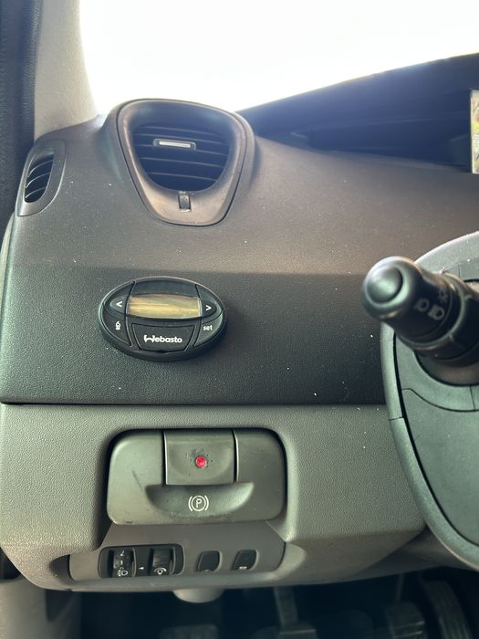 Vand Renaul Megane Scenic,este in stare buna,are 7 locuri,actele la zi
