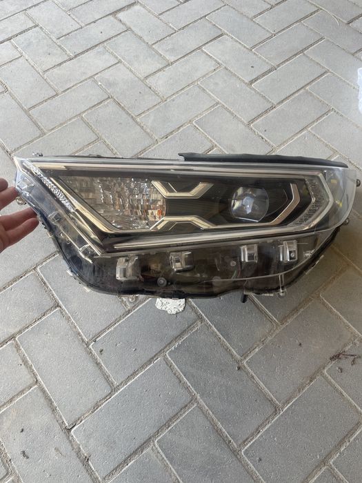 Фара рав 4 2020 г