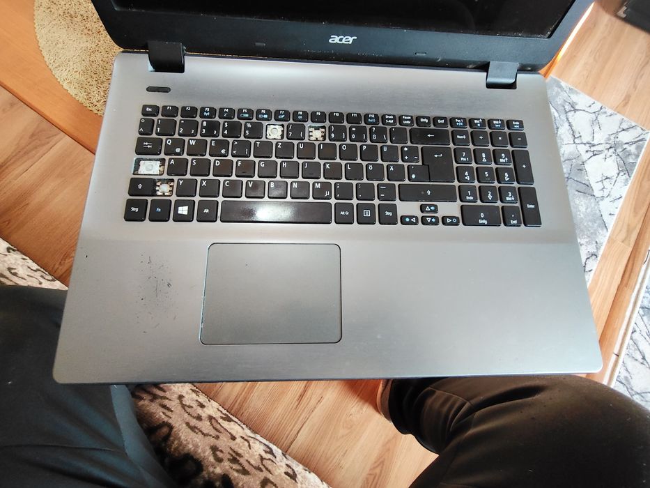 Vînd leptop acer