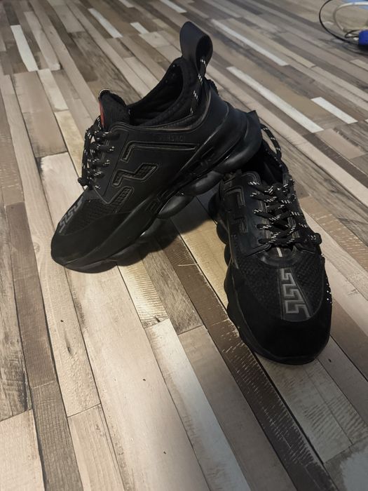 Versace chain reaction
