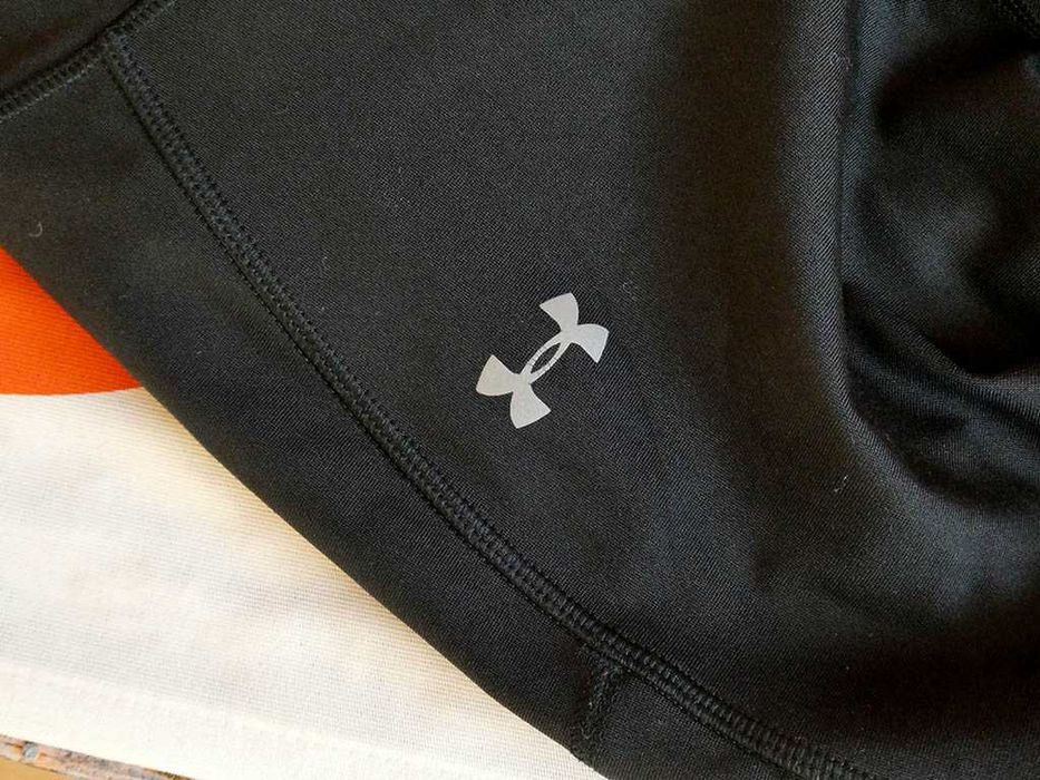 продавам дамски клин 3/4 дължина,марка under  armor,размер ес