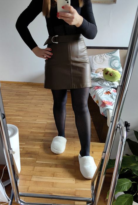 Zara пола зелена