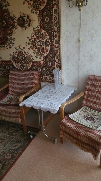Продам Комплект два Кресла и журнальный Столик !