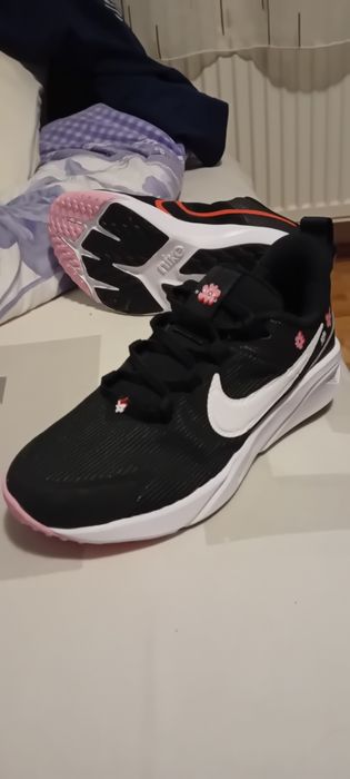 Adidasi Nike marime 33,5 noi