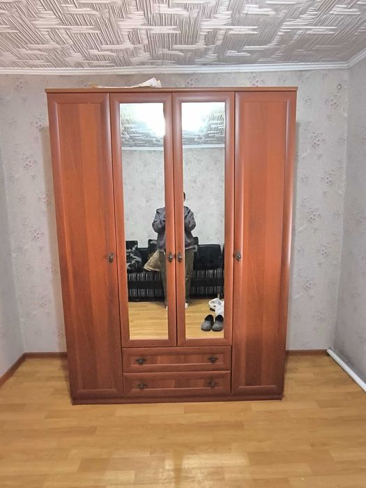 Шкаф  деревянный