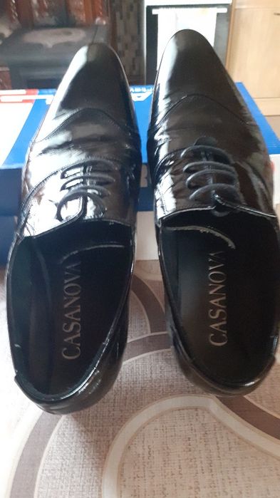 Pantofi de protectie tip sanda si pantofi obisnuiti