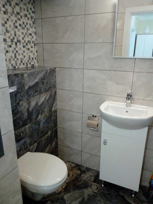 Дава се под наем Двустаен апартамент в Бургас, Лазур - 70 кв.м за 385 € - Снимка #1