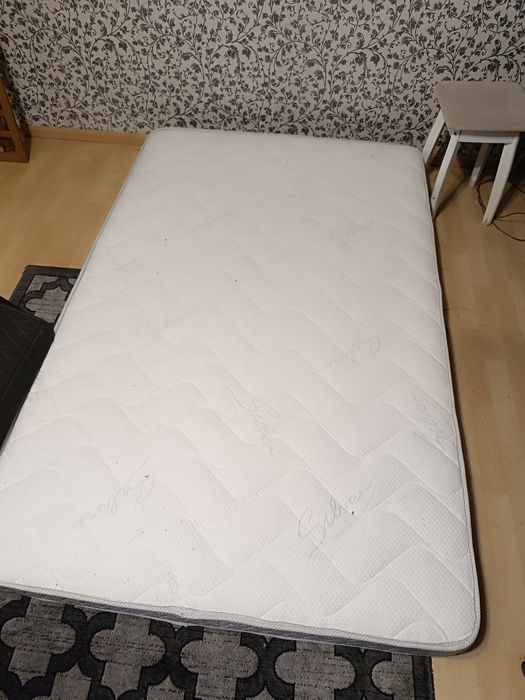Матрас на кровать. Срочно!