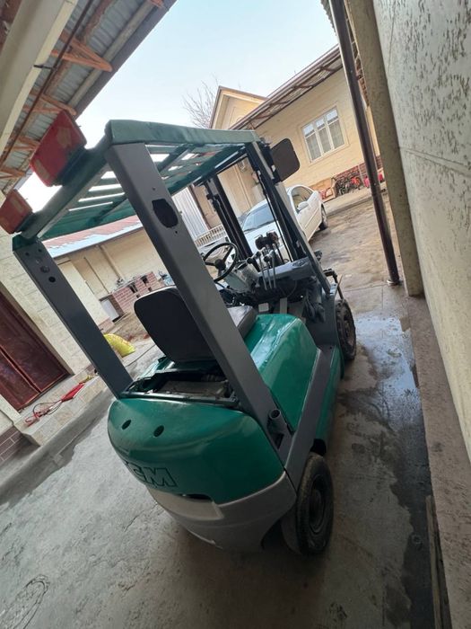 Кара вилочный погрузчик сотилади, юк кутариши 1,5 т. Холати яхши.