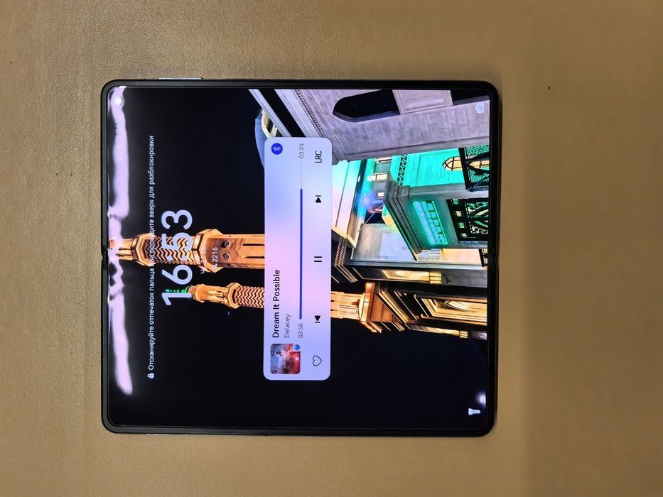 Huawei Mate X5 в отличном состоянии.