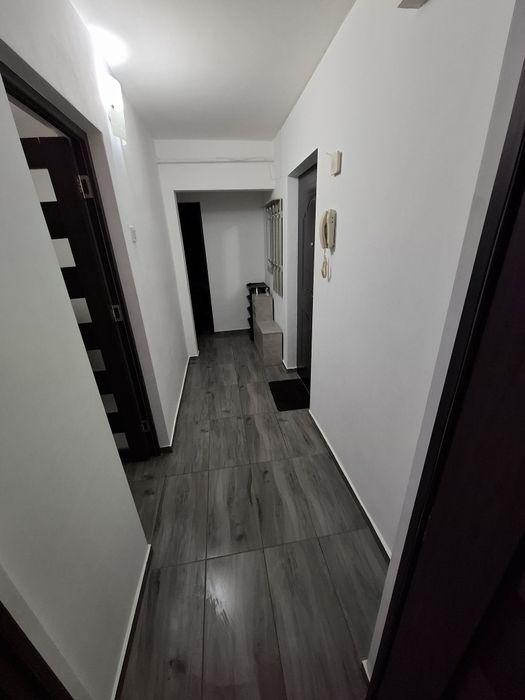 Închiriez apartament cu 2camere