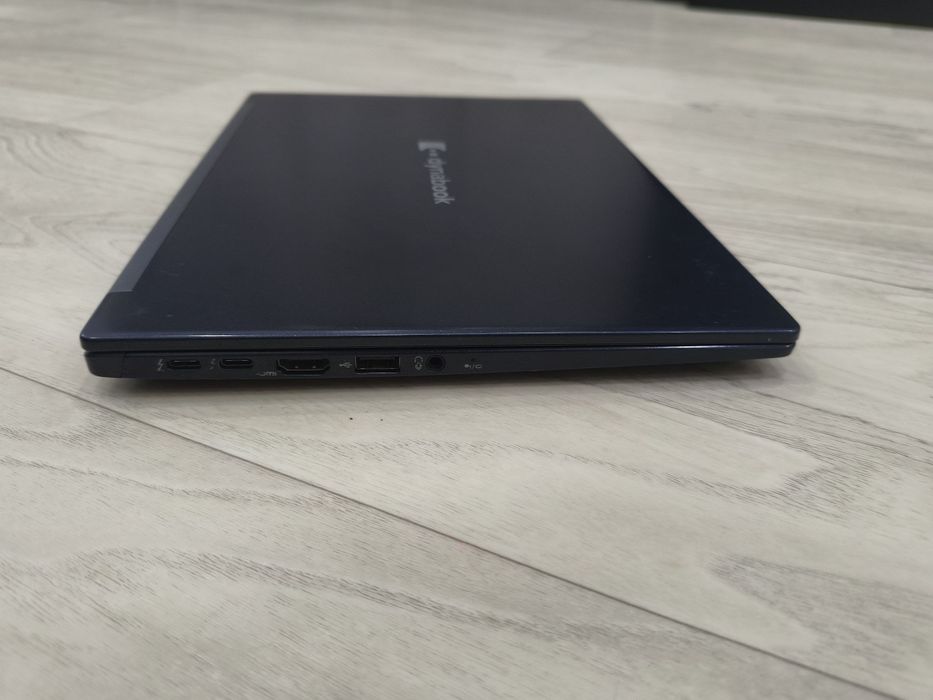 Ноутбук Тошиба с базой 1С 8.3