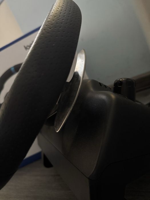 Logitech G29 пълен комплект с кутия