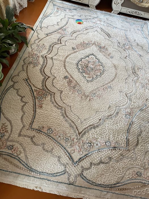 Продается ковер в отличном состоянии