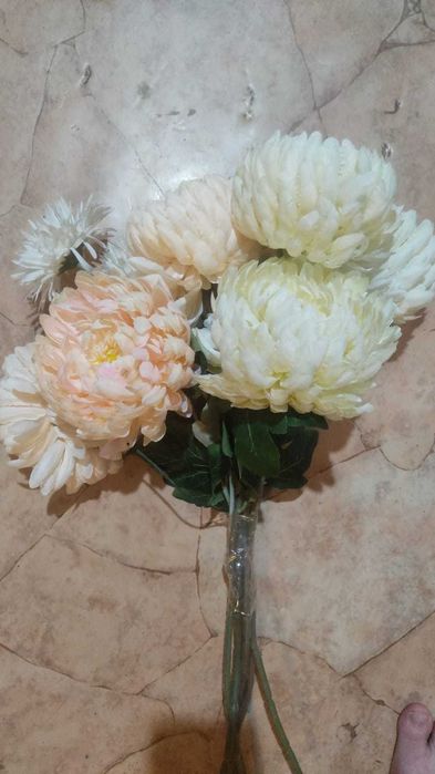 Цветы искусственные 100тг.