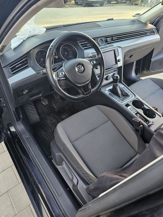 Vand wolkswagen passat 2015, 8500 euro ,prețul este usor negociabil