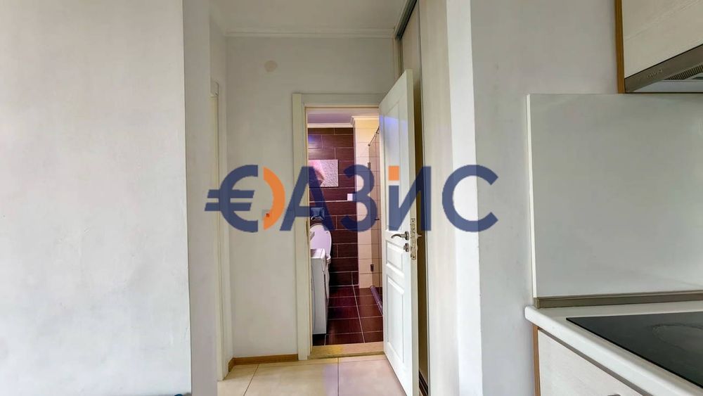 Продава се Двустаен апартамент в к.к. Слънчев бряг - 63 кв.м за 866 €/кв.м - Снимка #3