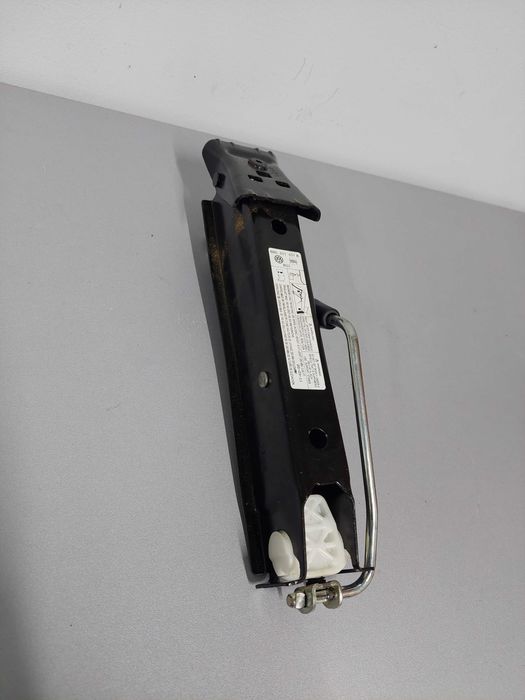 Cric AUTO OEM VW POLO UP Seat Ibiza Skoda Rapid Scala Fabia