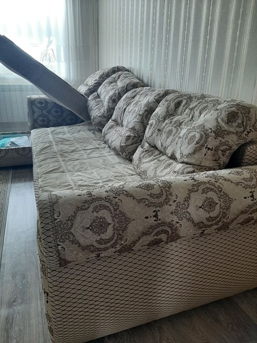 Продам диван в хорошем состоянии