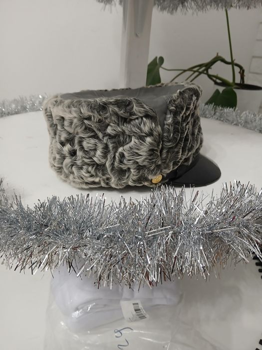 Каракулевая шапка