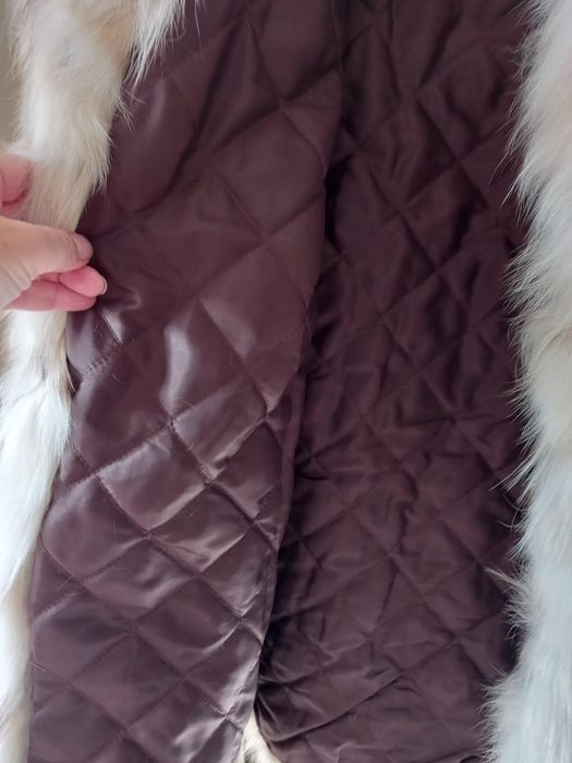 Haina blana vulpe argintie