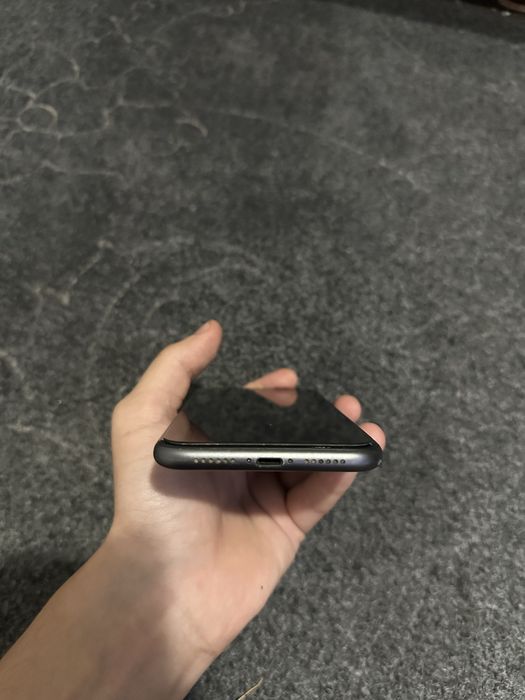 iPhone 11  ochilmagan 200$