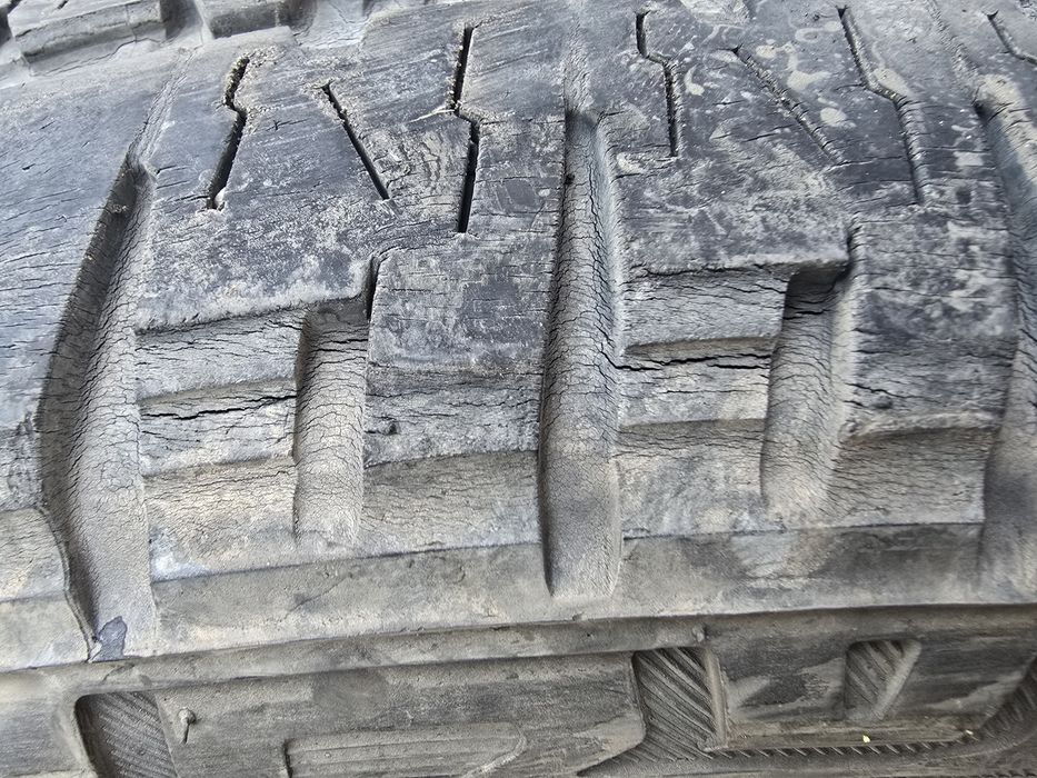 Bridgestone 265 50 20