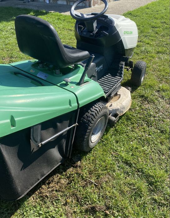 Vand tractor de gazon