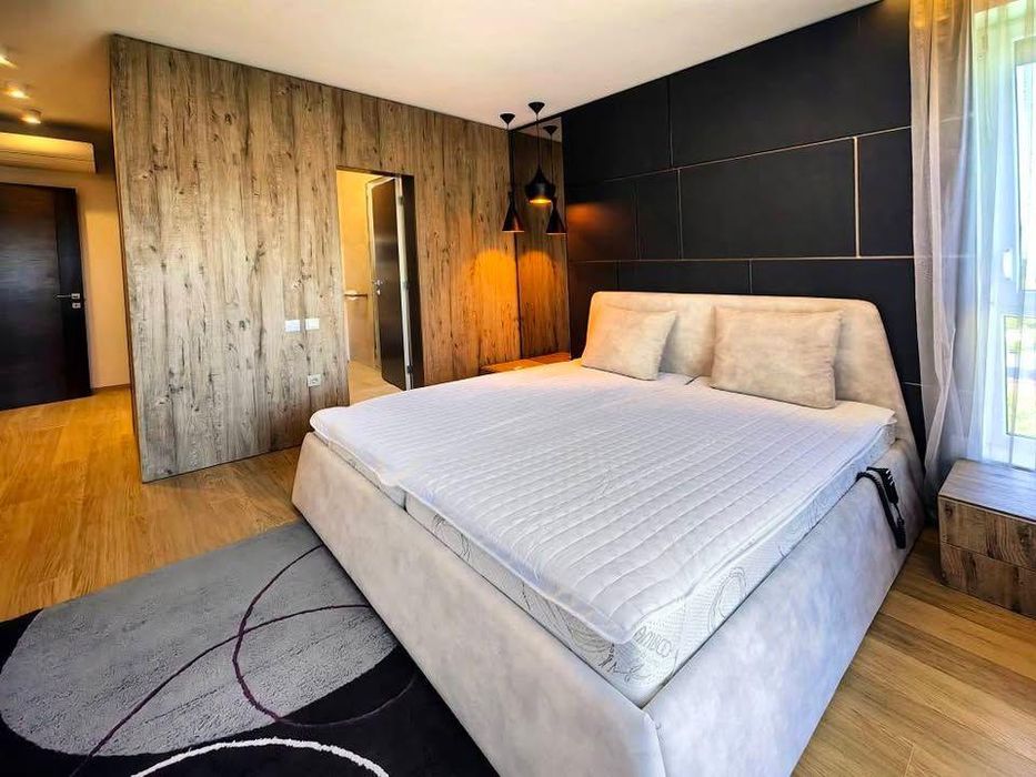 Дава се под наем Тристаен апартамент в Пловдив, Център - 126 кв.м за 997.05 € - Снимка #2