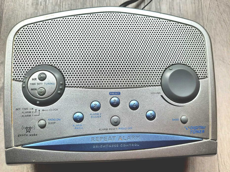 Philips радио часовник