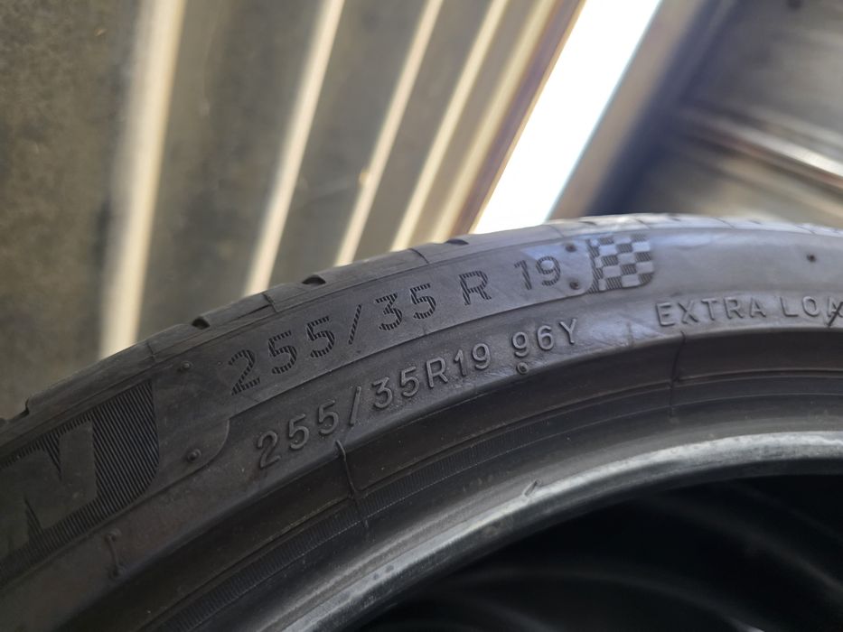 2бр Летни гуми 255 35 19 - Michelin