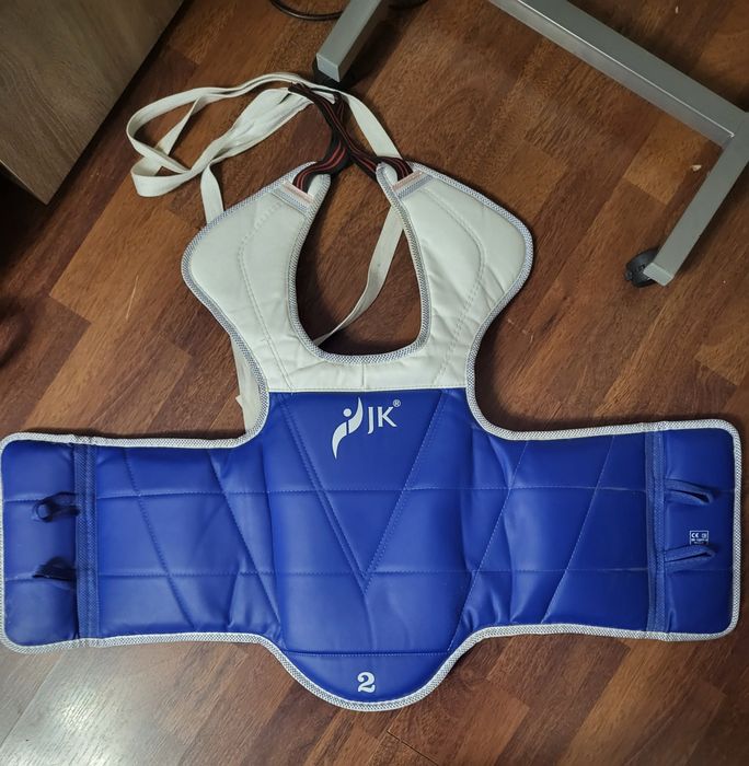 Vesta de protectie, set de tibiere si protectie pentru antebrate