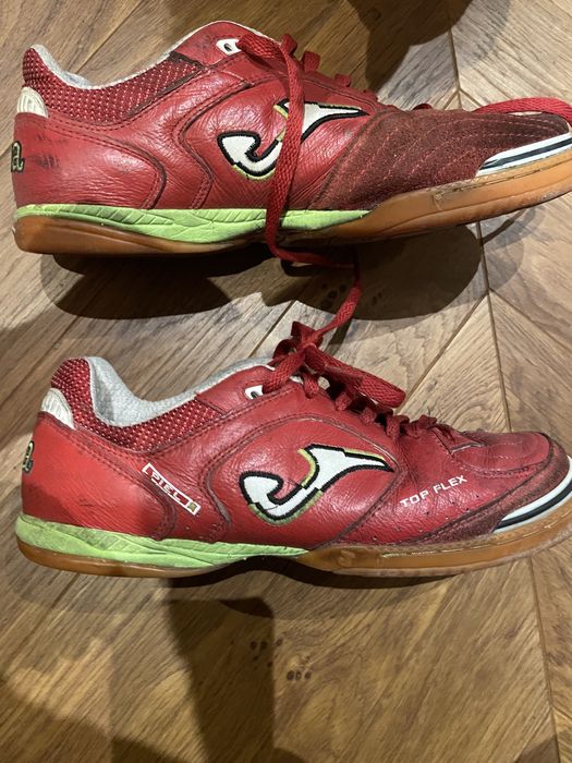 Adidasi fotbal sala sau artificial