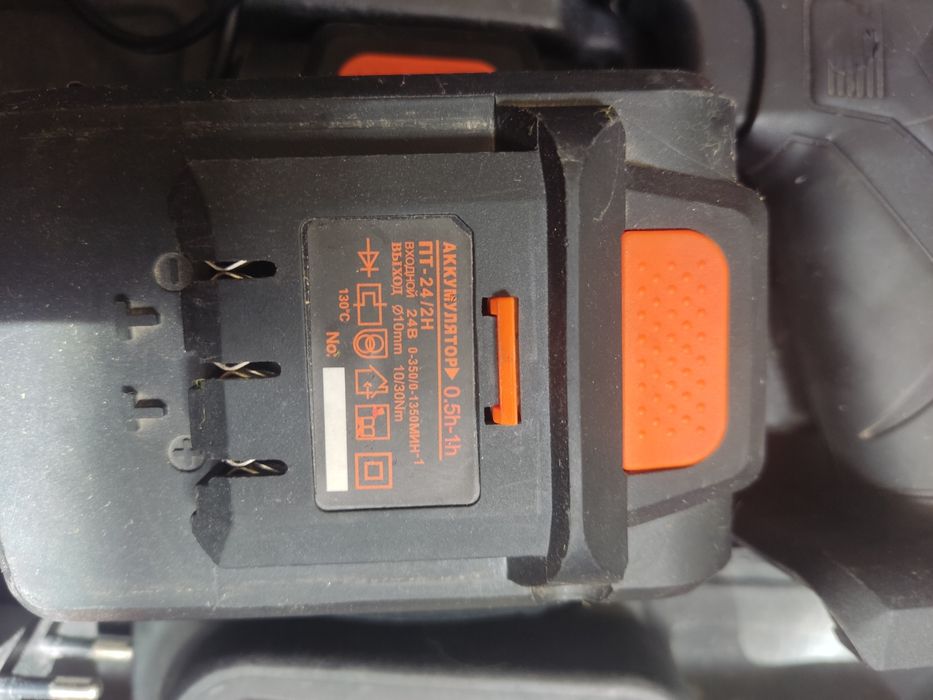 Продаются два шуруповерта одним лотом