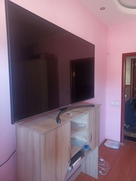 Телевизор очень огромный lg оригинал очень дешево!