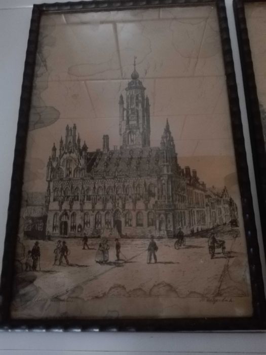 Две стари картини графика , пластмасови животни и ламаринен луноход .