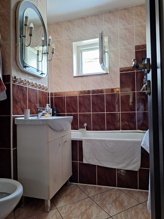 Apartament 3 camere(69mp)renovat/mobilat/utilat(direct de la proprietar)