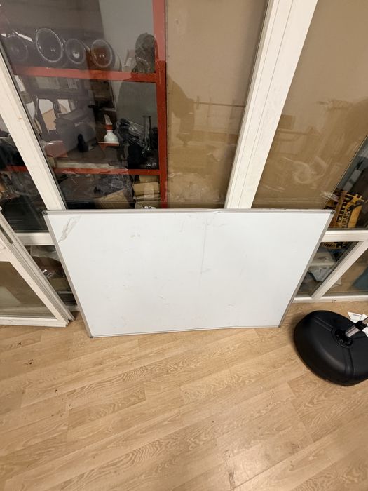 Tabla magnetica de scris 150x100 cm noua dar  stramba de la transport