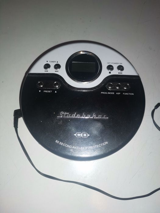 Флашка 32 ГБ, Bluetooth колонка, DVD дискове Soldier