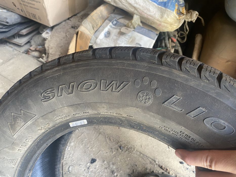 Продам шины 215/65/R16