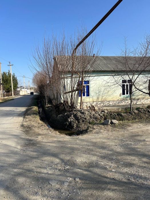 Navbaxor da uy sotiladi