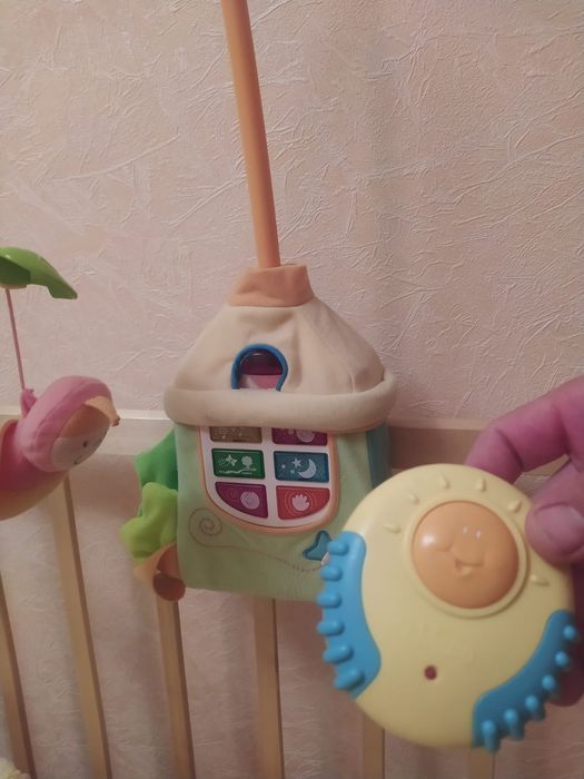 Игрушка для кроватки