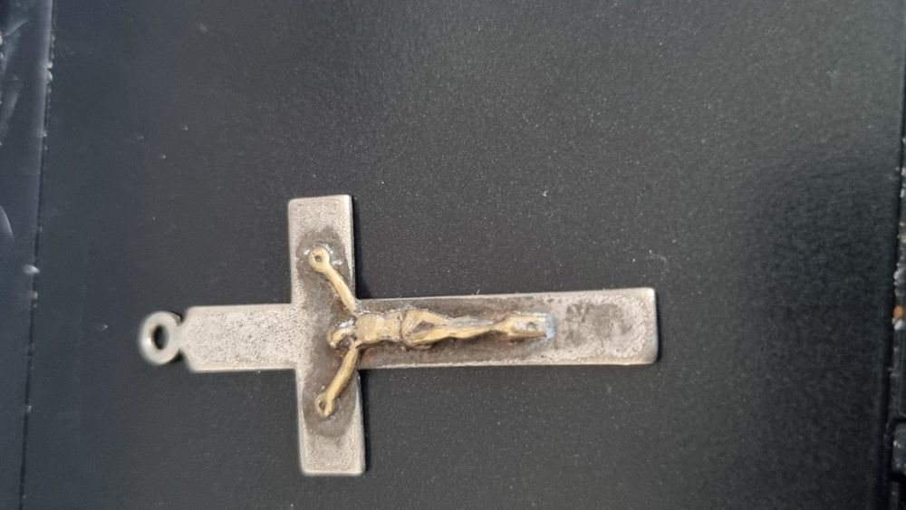 Дълбоко посребрен кръст